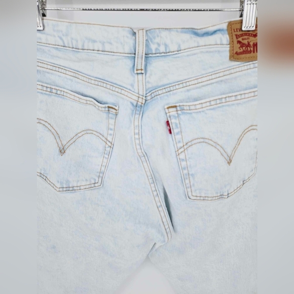Levi's Wedgie Skinny Light Wash Size 32 Jeans - Picture 6 of 15